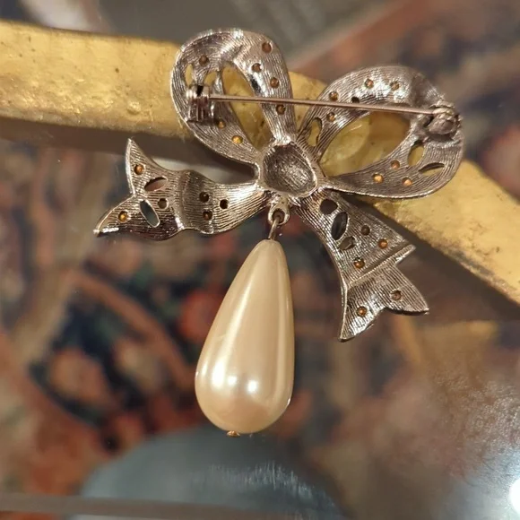 Metal Bow brooch - Picture 4 of 4